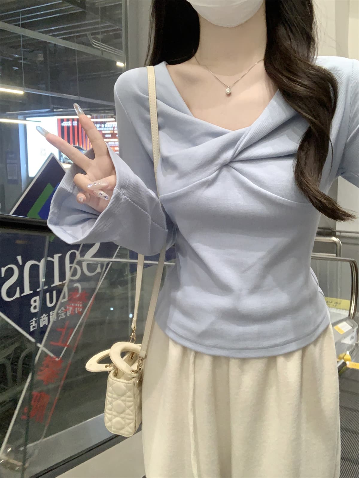 실사 정가 가을 겨울 한국 스타일 부드러운 바람 V넥 비틀림 디자인 센스 품격 다용도 긴팔 티셔츠 맨위 상세 이미지 4