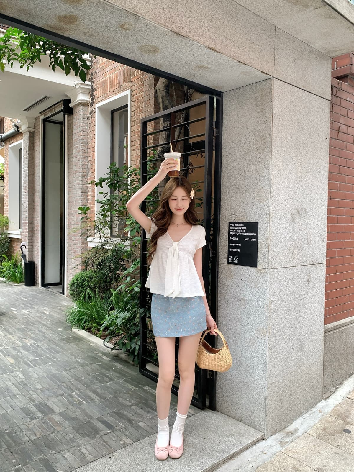 실사 정가 여름 한국 스타일 달콤함 부드러운 품격 V넥 스트랩 디자인 센스 슬림해 보이는 반팔 티셔츠 맨위 여성 상세 이미지 10
