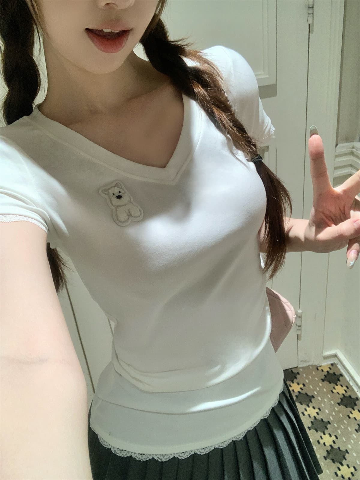 실사 정가 여름 한국 스타일 품격 몸매 가꾸기 레이스 V넥 강아지 자수 연령 감소 다용도 반팔 티셔츠 맨위 상세 이미지 7