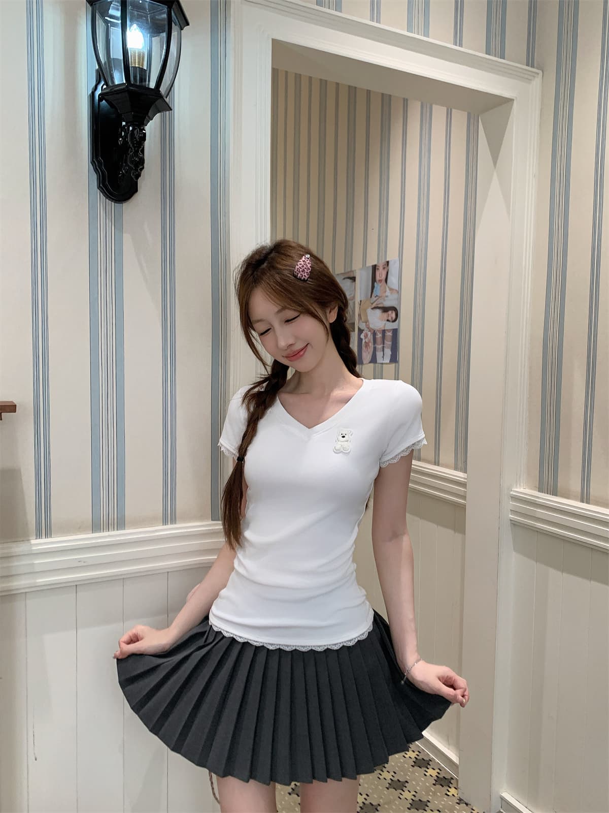 실사 정가 여름 한국 스타일 품격 몸매 가꾸기 레이스 V넥 강아지 자수 연령 감소 다용도 반팔 티셔츠 맨위 상세 이미지 13