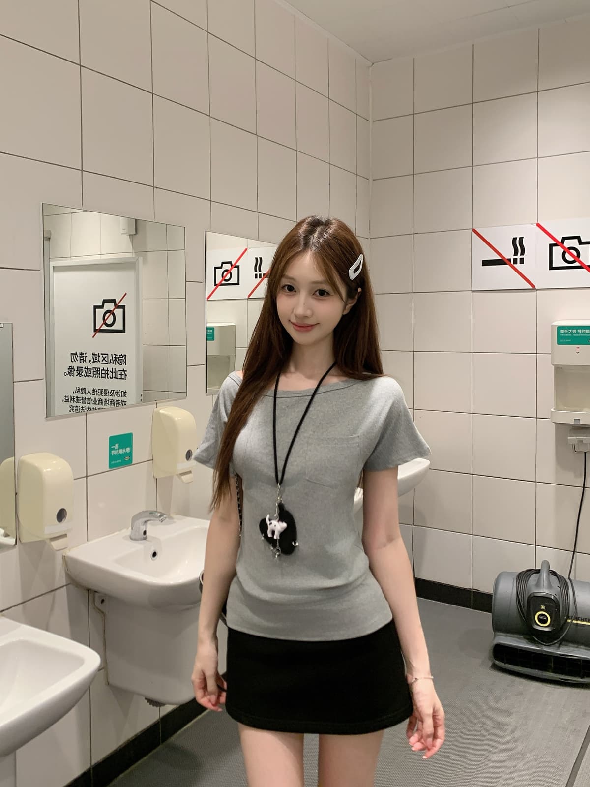실사 정가 여름 한국 스타일 품격 비스듬한 어깨 몸매 가꾸기 핫걸 주머니 디자인 센스 오프숄더 반팔 티셔츠 맨위 여성 상세 이미지 9