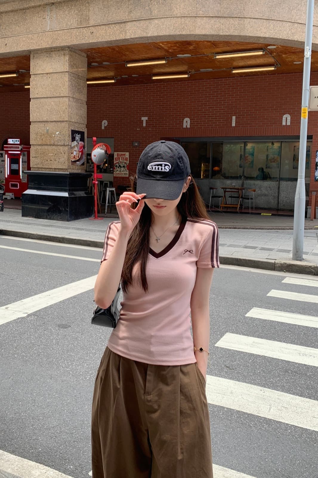 실사 정가 여름 한국 스타일 배색 바 기사 V넥 몸매 가꾸기 슬림해 보이는 품격 다용도 반팔 티셔츠 맨위 이미지 6