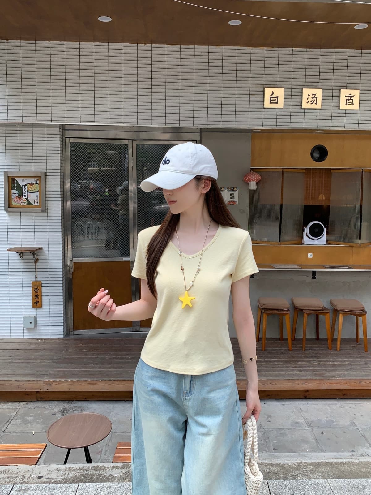 실사 정가 여름 한국 스타일 V넥 미니멀리즘 단색 품격 다용도 몸매 가꾸기 슬림해 보이는 반팔 티셔츠 맨위 상세 이미지 5