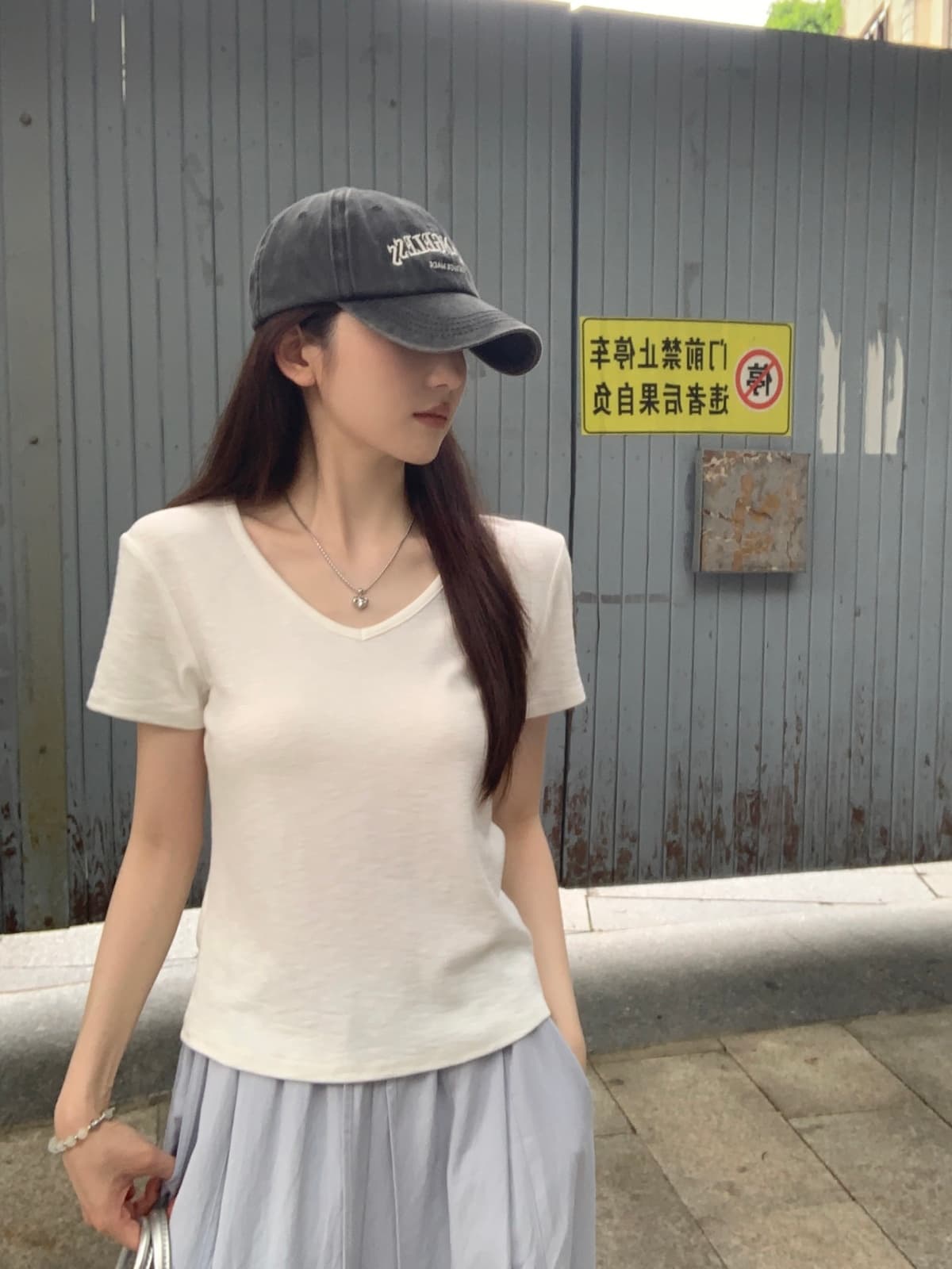 실사 정가 여름 한국 스타일 V넥 미니멀리즘 단색 품격 다용도 몸매 가꾸기 슬림해 보이는 반팔 티셔츠 맨위 상세 이미지 31