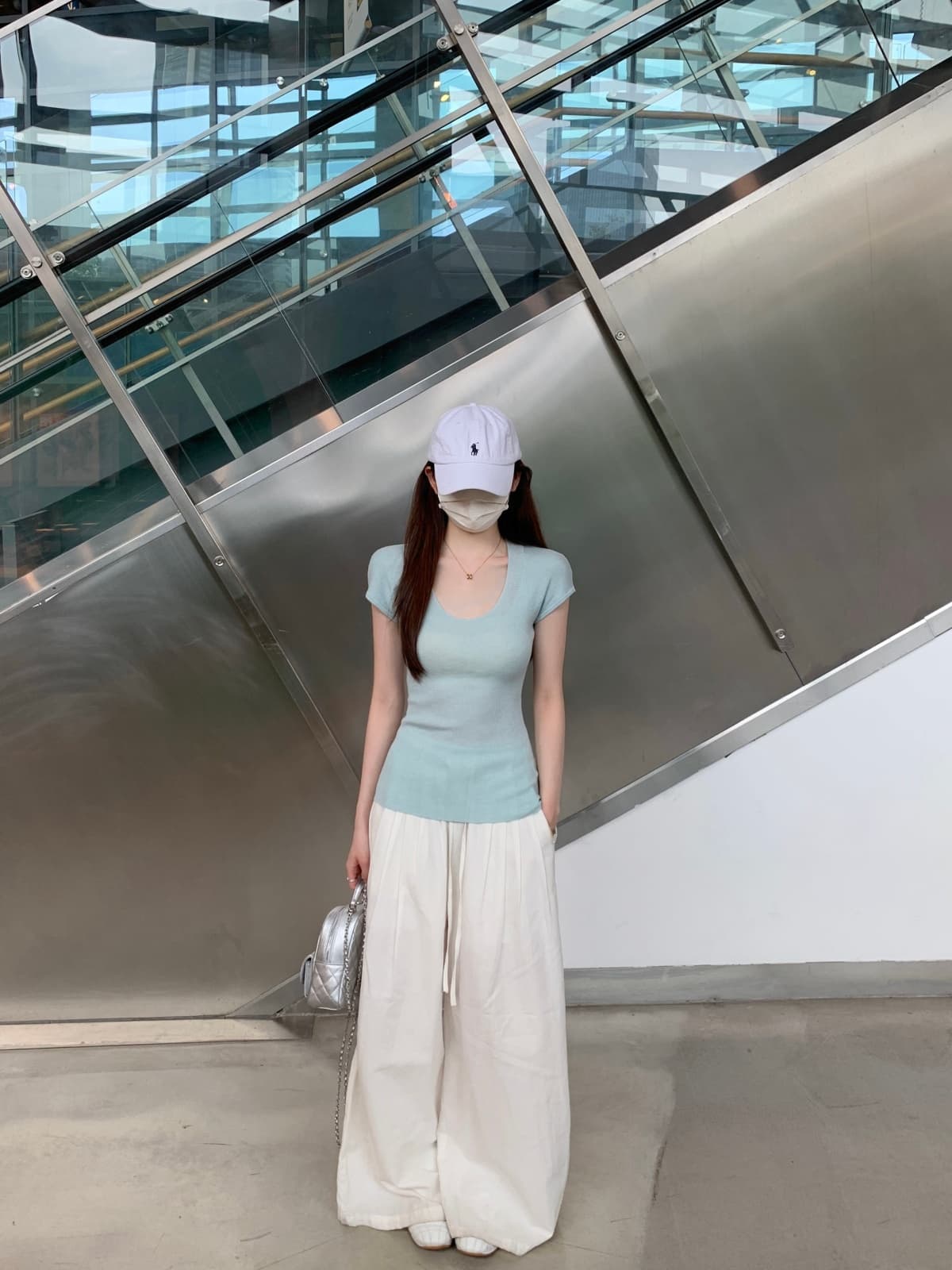 실사 정가 여름 한국 스타일 u 칼라 단색 미니멀리즘 기초 다용도 몸매 가꾸기 슬림해 보이는 반팔 니트 스웨터 맨위 상세 이미지 7