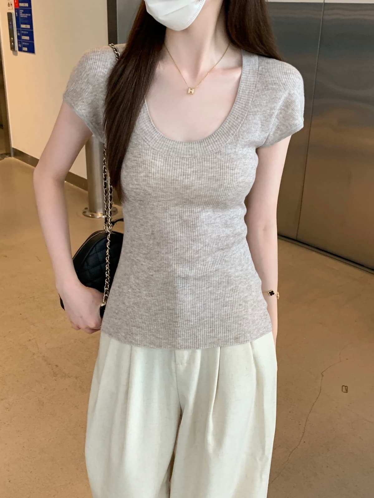 실사 정가 여름 한국 스타일 u 칼라 단색 미니멀리즘 기초 다용도 몸매 가꾸기 슬림해 보이는 반팔 니트 스웨터 맨위 상세 이미지 26