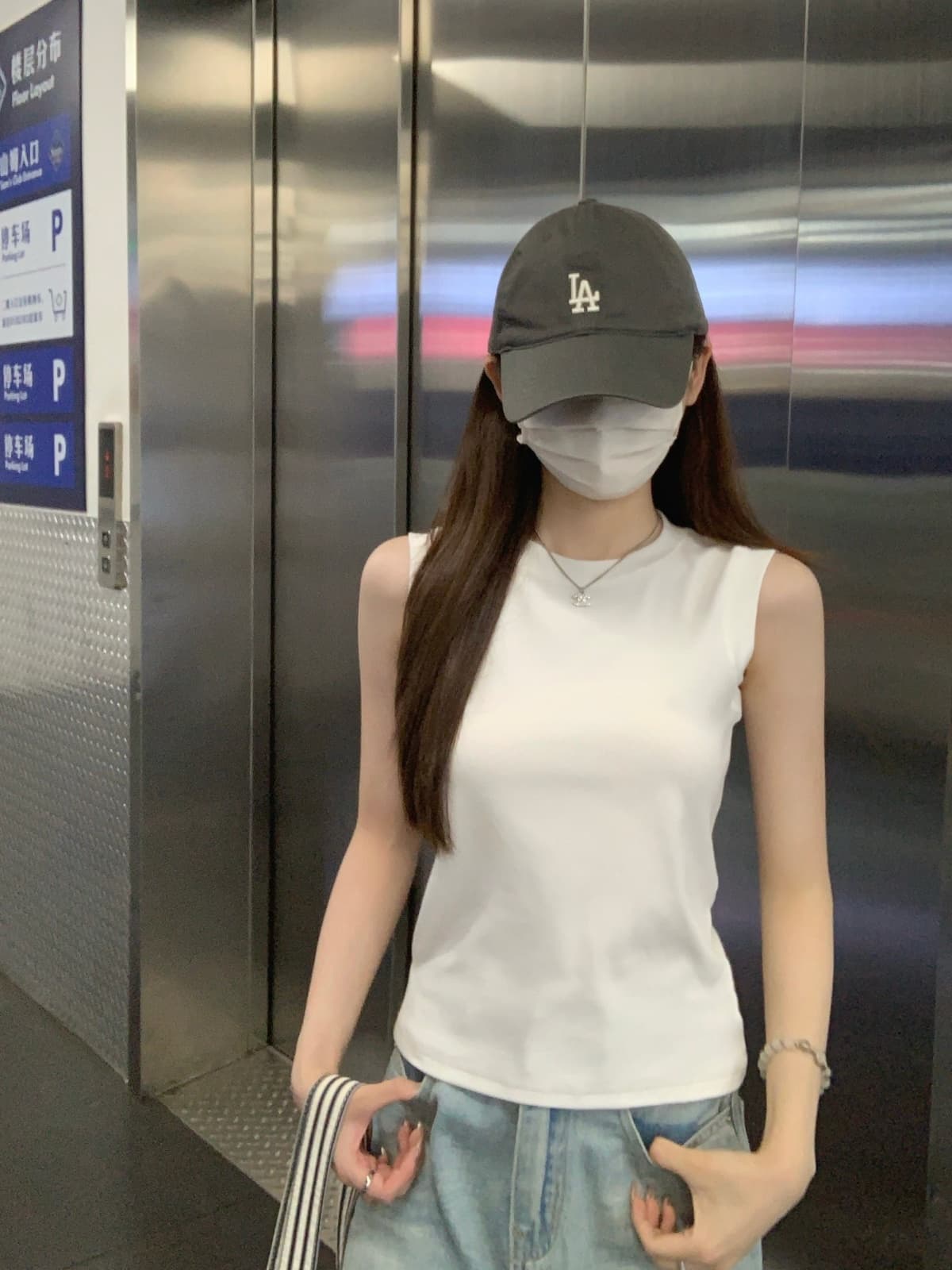 실사 정가 여름 한국 스타일 라운드 넥 단색 미니멀리즘 품격 다용도 몸매 가꾸기 슬림해 보이는 민소매 티셔츠 조끼 상세 이미지 4