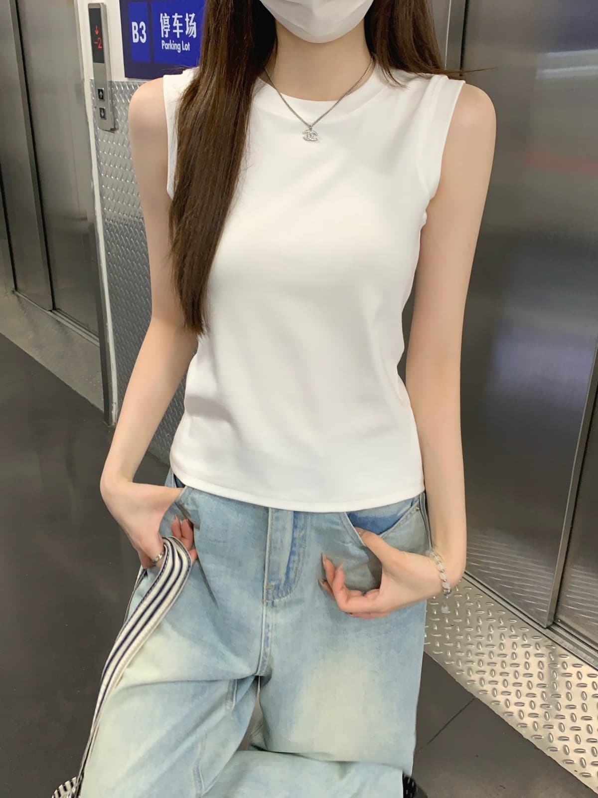 실사 정가 여름 한국 스타일 라운드 넥 단색 미니멀리즘 품격 다용도 몸매 가꾸기 슬림해 보이는 민소매 티셔츠 조끼 상세 이미지 5