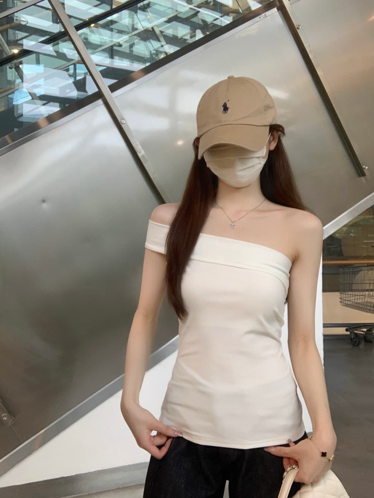 실사 정가 여름 한국 스타일 주간 실크 비스듬한 어깨 단색 품격 다용도 몸매 가꾸기 슬림해 보이는 반팔 티셔츠 맨위 상세 이미지 21
