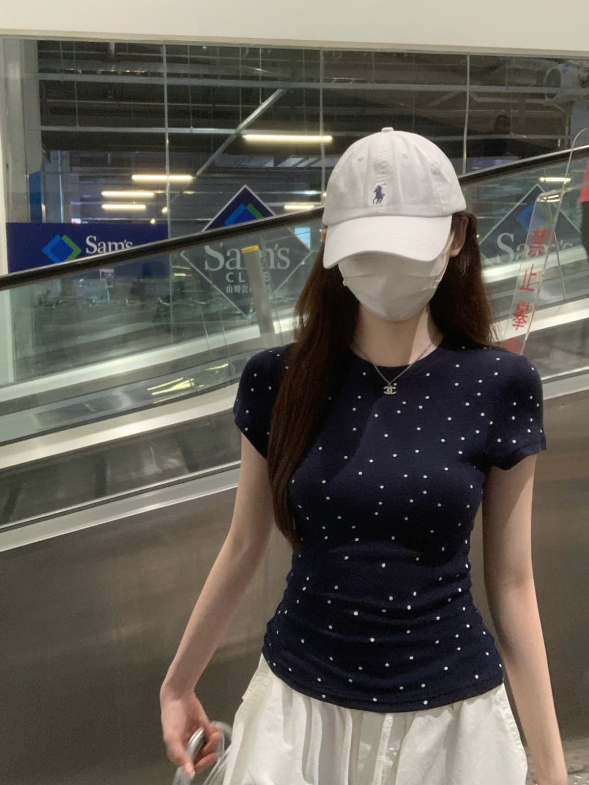 실사 정가 여름 한국 스타일 라운드 넥 도트 무늬 긍정적 인 어깨 몸매 가꾸기 슬림해 보이는 품격 다용도 반팔 티셔츠 맨위 상세 이미지 14