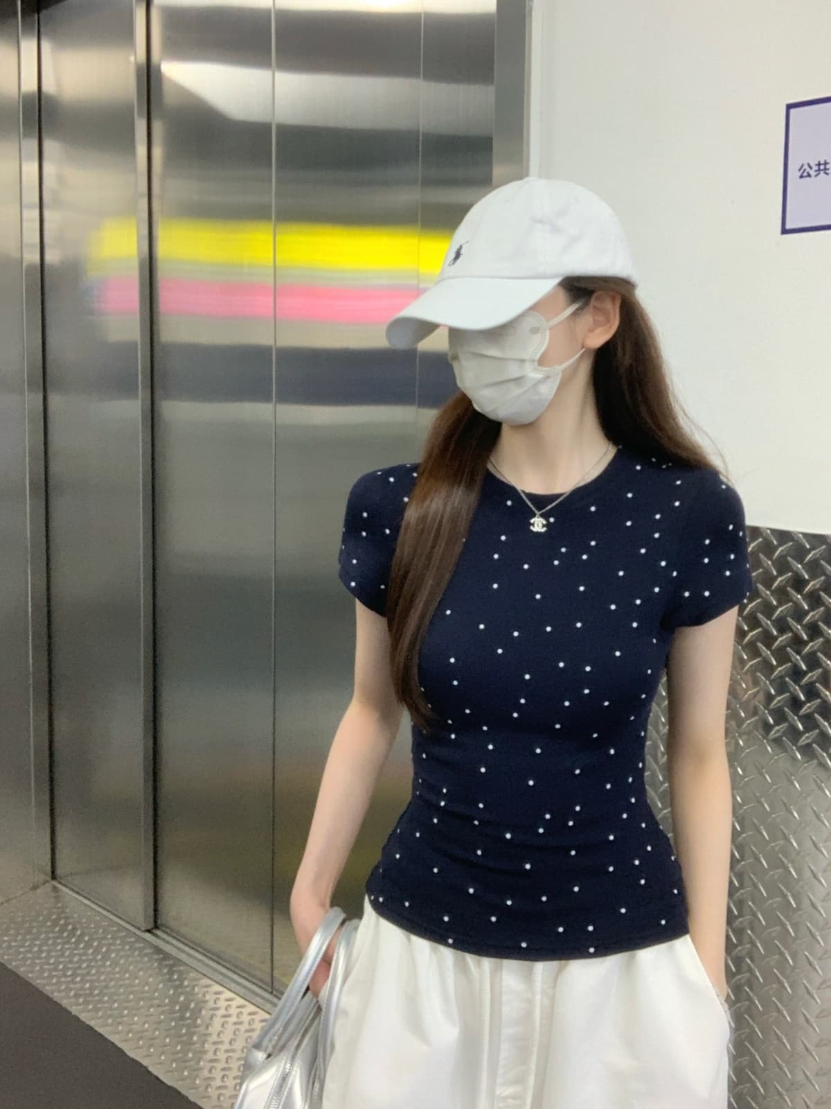 실사 정가 여름 한국 스타일 라운드 넥 도트 무늬 긍정적 인 어깨 몸매 가꾸기 슬림해 보이는 품격 다용도 반팔 티셔츠 맨위 상세 이미지 16