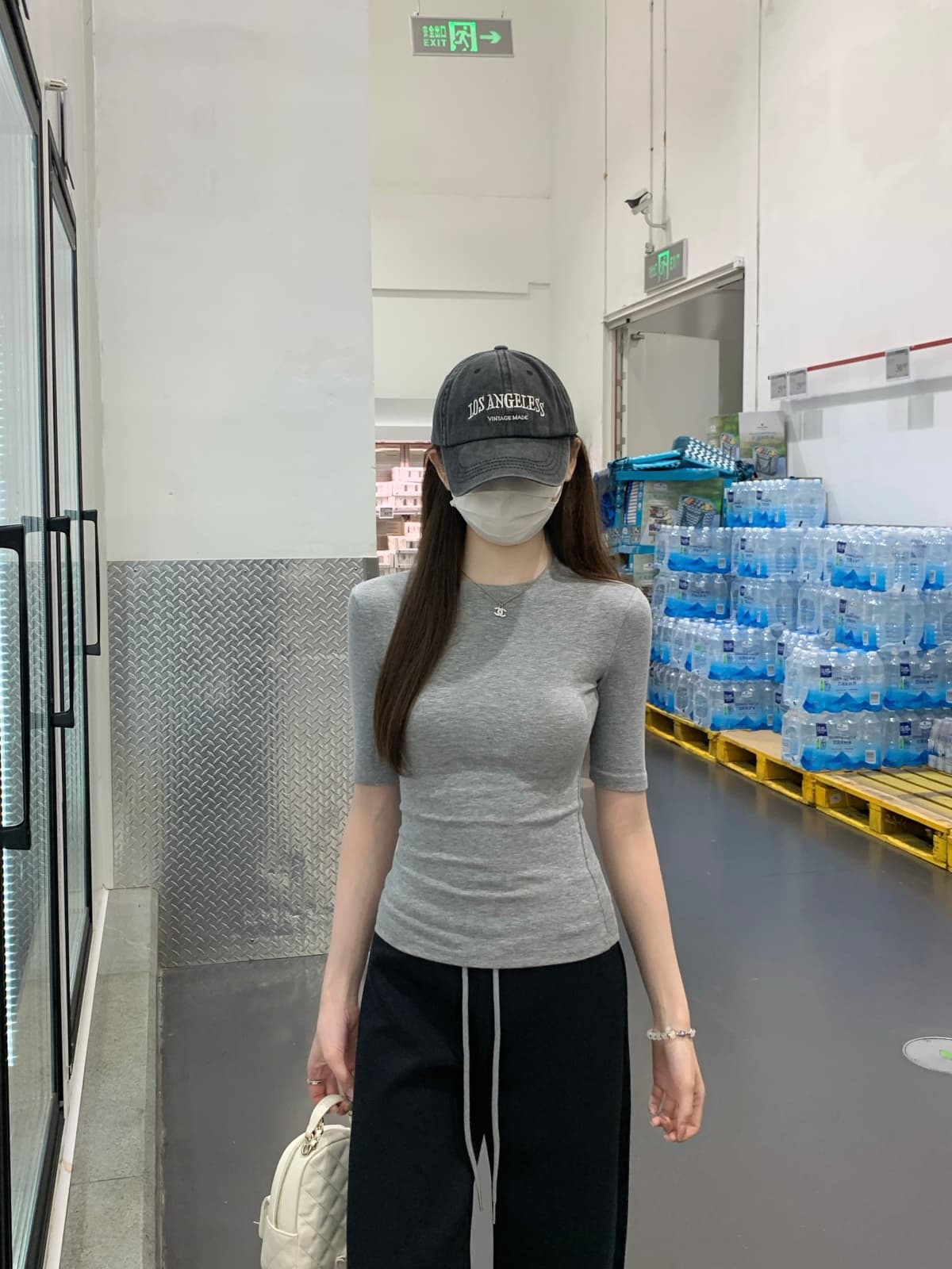 실사 정가 여름 한국 스타일 라운드 넥 단색 미니멀리즘 다용도 품격 몸매 가꾸기 슬림해 보이는 반팔 티셔츠 맨위 상세 이미지 9
