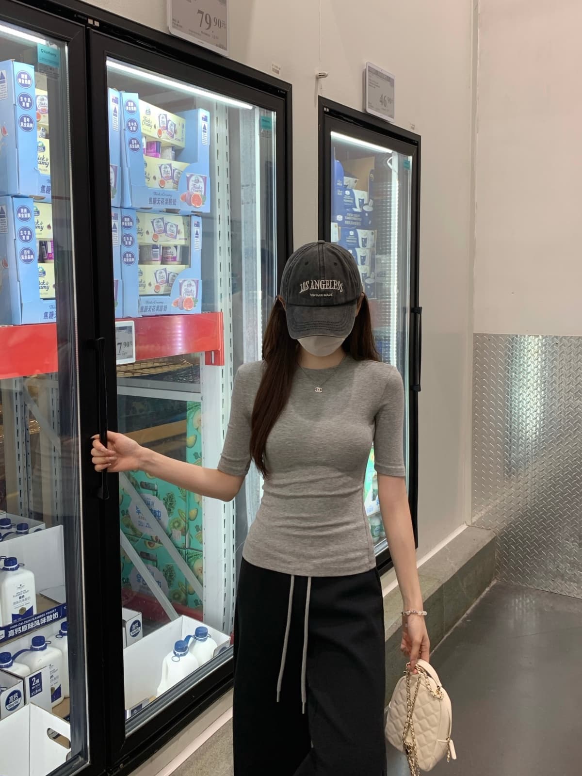실사 정가 여름 한국 스타일 라운드 넥 단색 미니멀리즘 다용도 품격 몸매 가꾸기 슬림해 보이는 반팔 티셔츠 맨위 상세 이미지 11