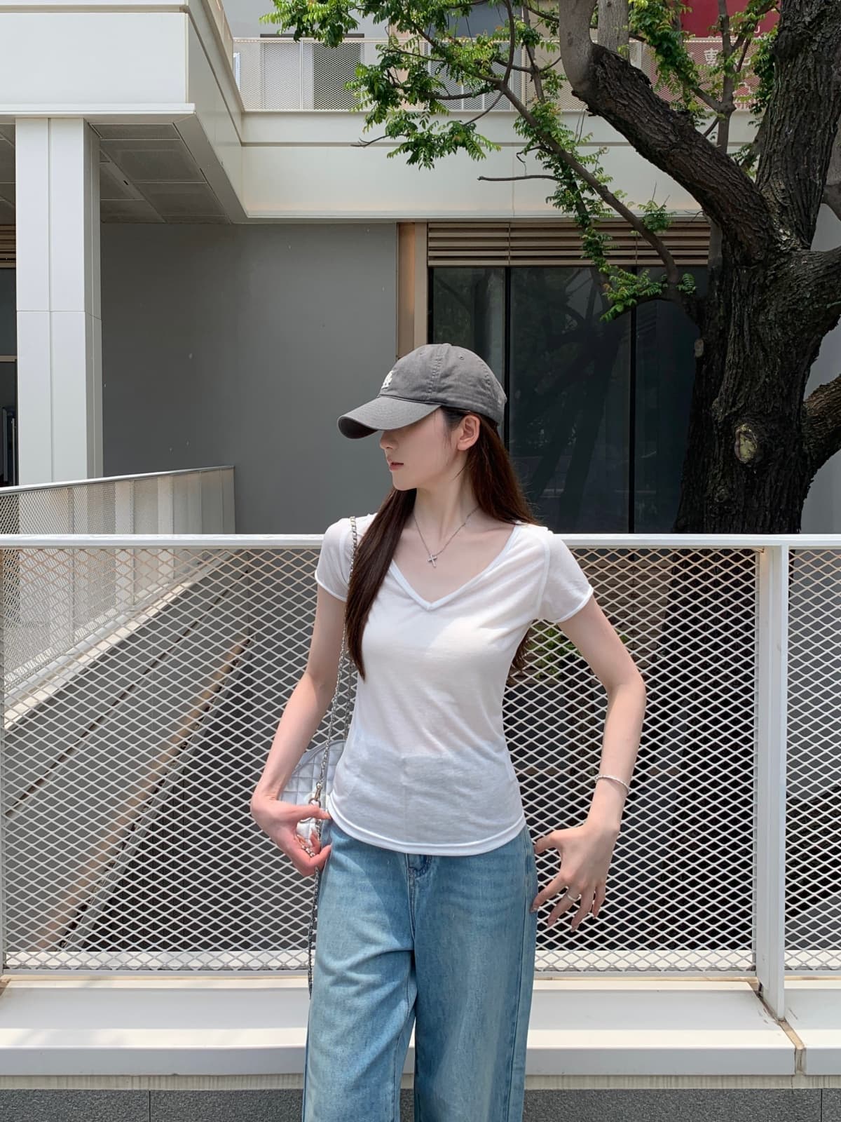 실사 정가 여름 한국 스타일 주간 실크 V넥 볼륨 측면 단색 미니멀리즘 품격 다용도 반팔 티셔츠 맨위 상세 이미지 4