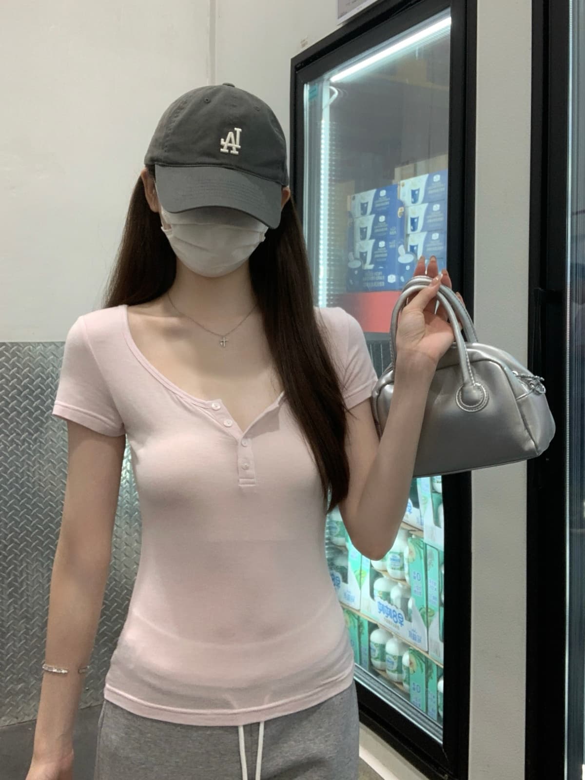 실사 정가 여름 한국 스타일 u 칼라 단추 디자인 단색 품격 백 몸매 가꾸기 슬림해 보이는 가져 가라. 반팔 티셔츠 맨위 상세 이미지 17