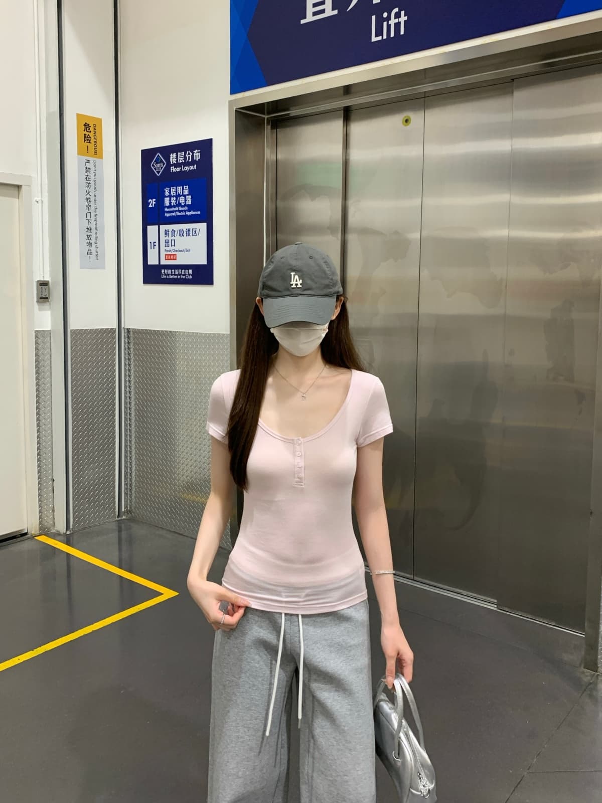실사 정가 여름 한국 스타일 u 칼라 단추 디자인 단색 품격 백 몸매 가꾸기 슬림해 보이는 가져 가라. 반팔 티셔츠 맨위 상세 이미지 20