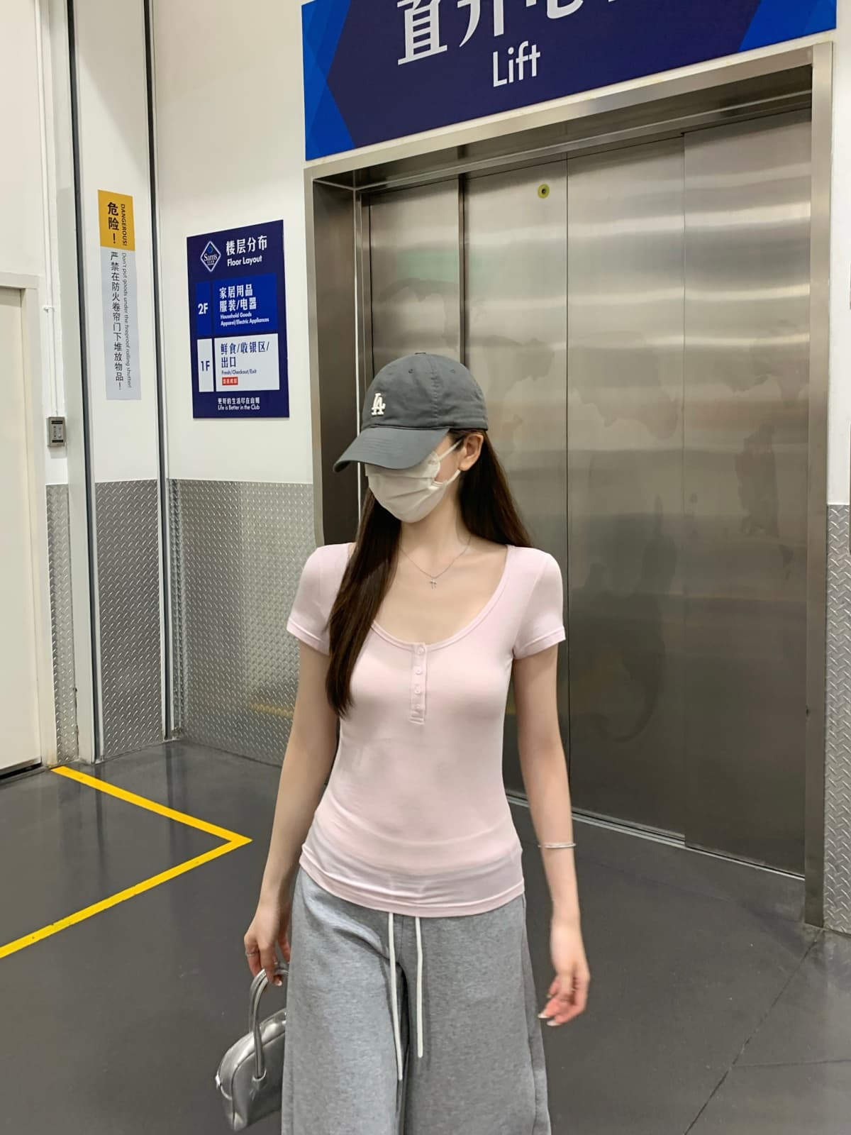 실사 정가 여름 한국 스타일 u 칼라 단추 디자인 단색 품격 백 몸매 가꾸기 슬림해 보이는 가져 가라. 반팔 티셔츠 맨위 상세 이미지 21