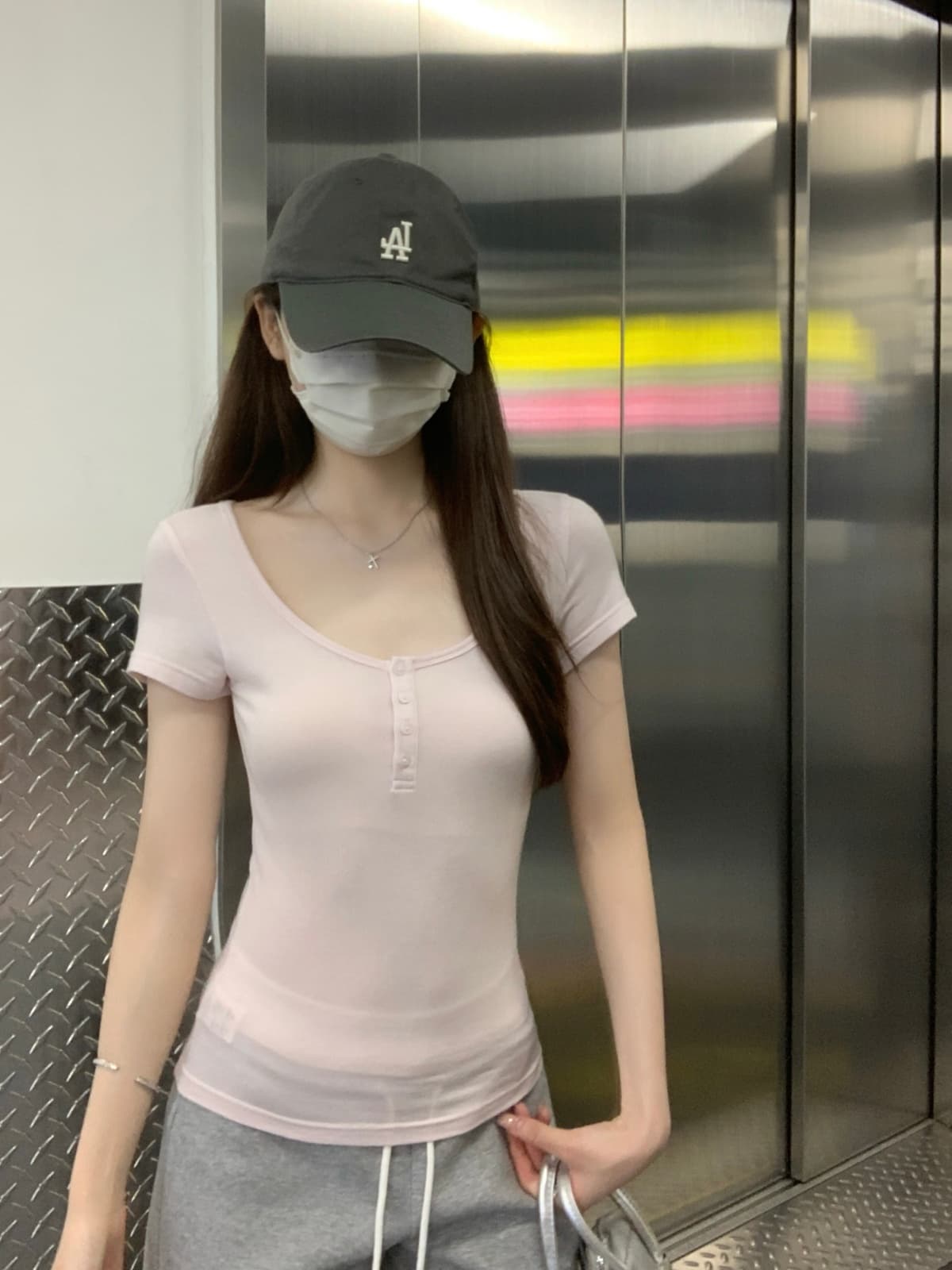 실사 정가 여름 한국 스타일 u 칼라 단추 디자인 단색 품격 백 몸매 가꾸기 슬림해 보이는 가져 가라. 반팔 티셔츠 맨위