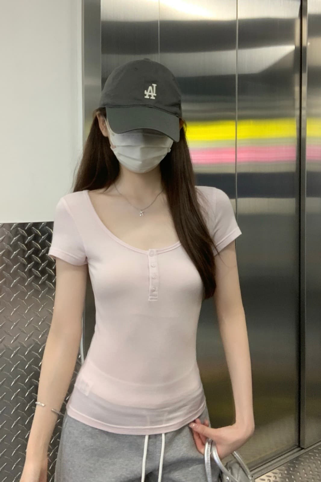 실사 정가 여름 한국 스타일 u 칼라 단추 디자인 단색 품격 백 몸매 가꾸기 슬림해 보이는 가져 가라. 반팔 티셔츠 맨위 이미지 6