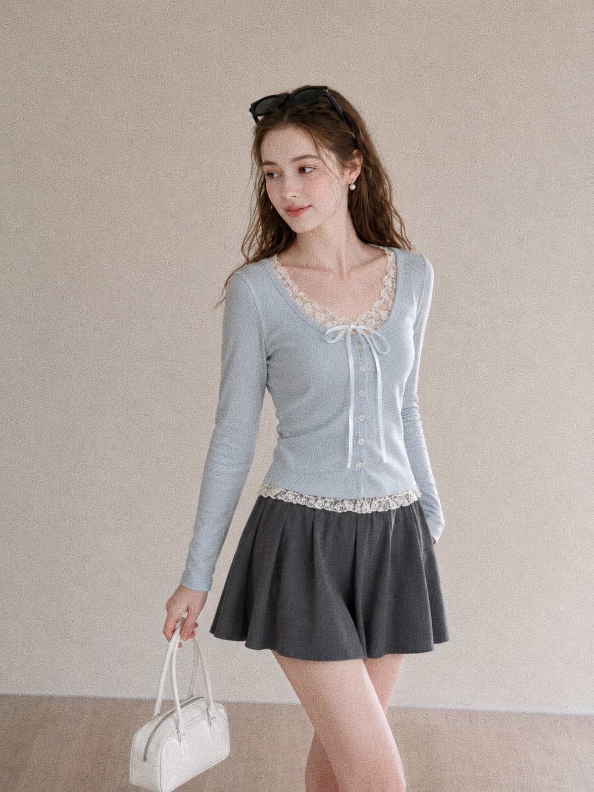 가을 한국 스타일 순수한 욕망 레이스 레이스 패치워크 달콤함 연령 감소 페이크 레이어드 싱글 줄 버튼 디자인 긴팔 티셔츠 맨위 상세 이미지 2