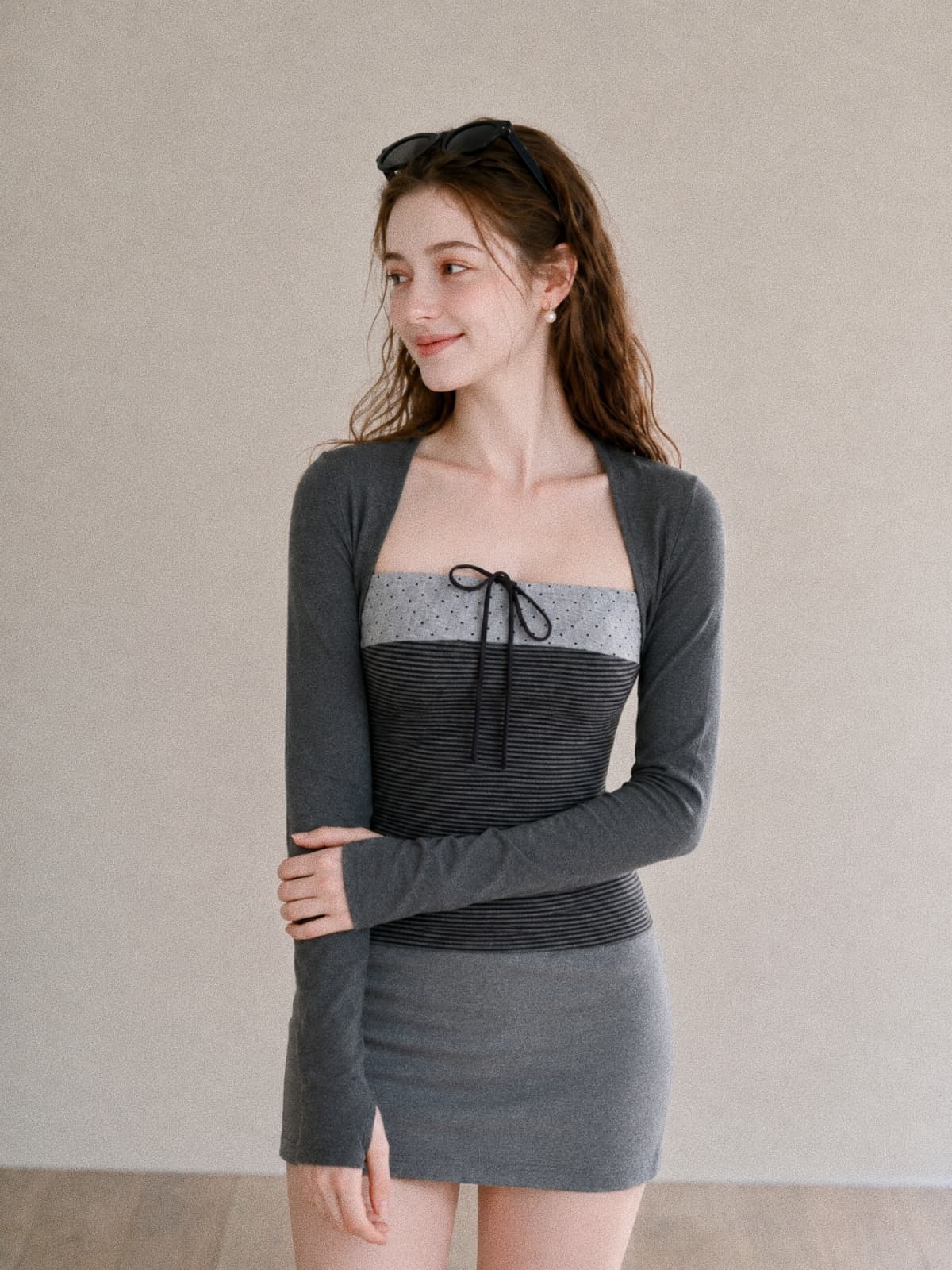 가을 새로운 레트로 스트라이프 레이스업 페이크 레이어드 긴팔 티셔츠 여성 달콤함 연령 감소 광장 칼라 몸매 가꾸기 슬림해 보이는 맨위 상세 이미지 3