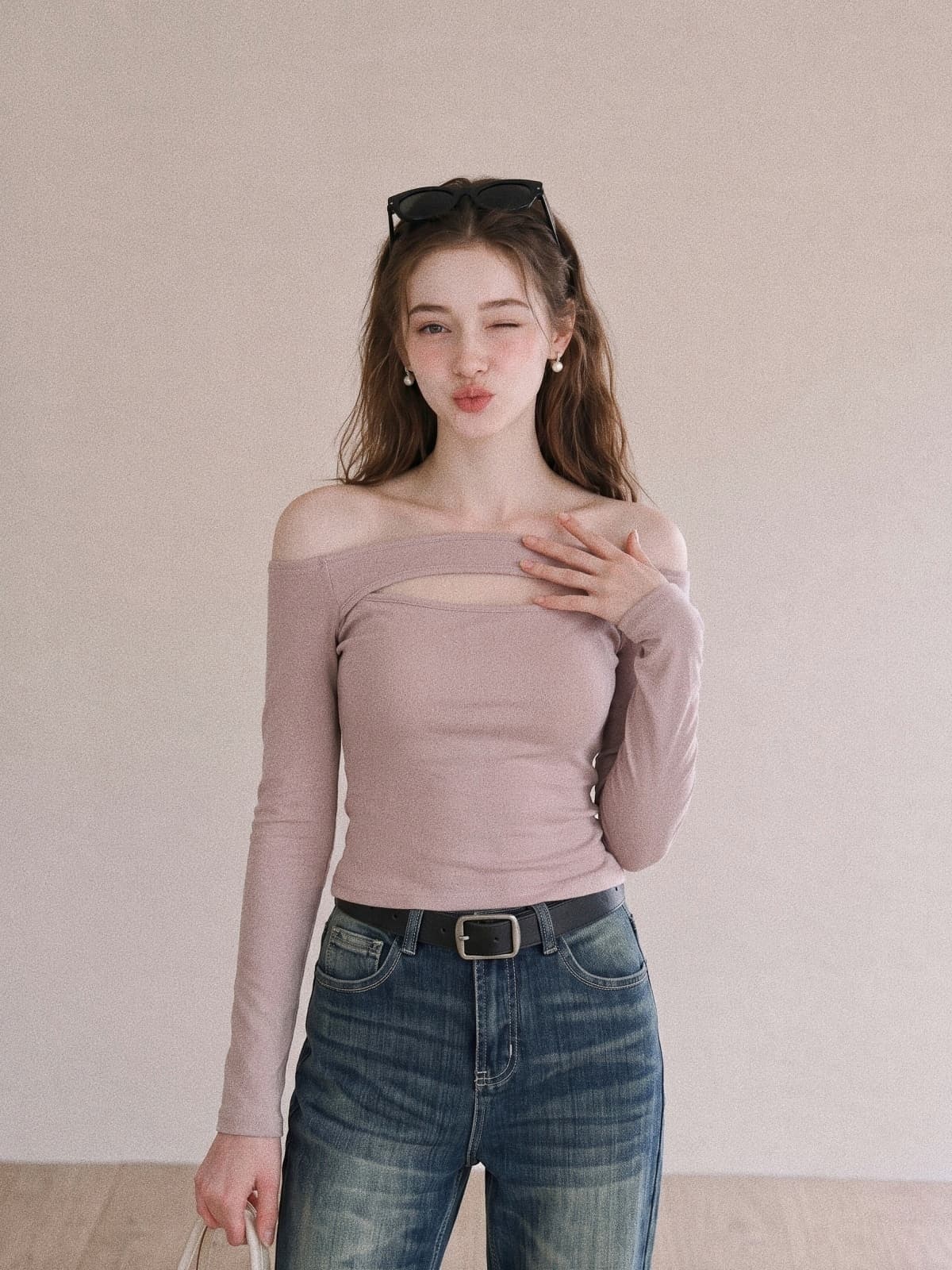가을 새로운 순수한 욕망 오프숄더 홀로우 아웃 디자인 긴팔 티셔츠 여성 몸매 가꾸기 슬림해 보이는 오프숄더 핫걸 쇼트 스타일 맨위 상세 이미지 6