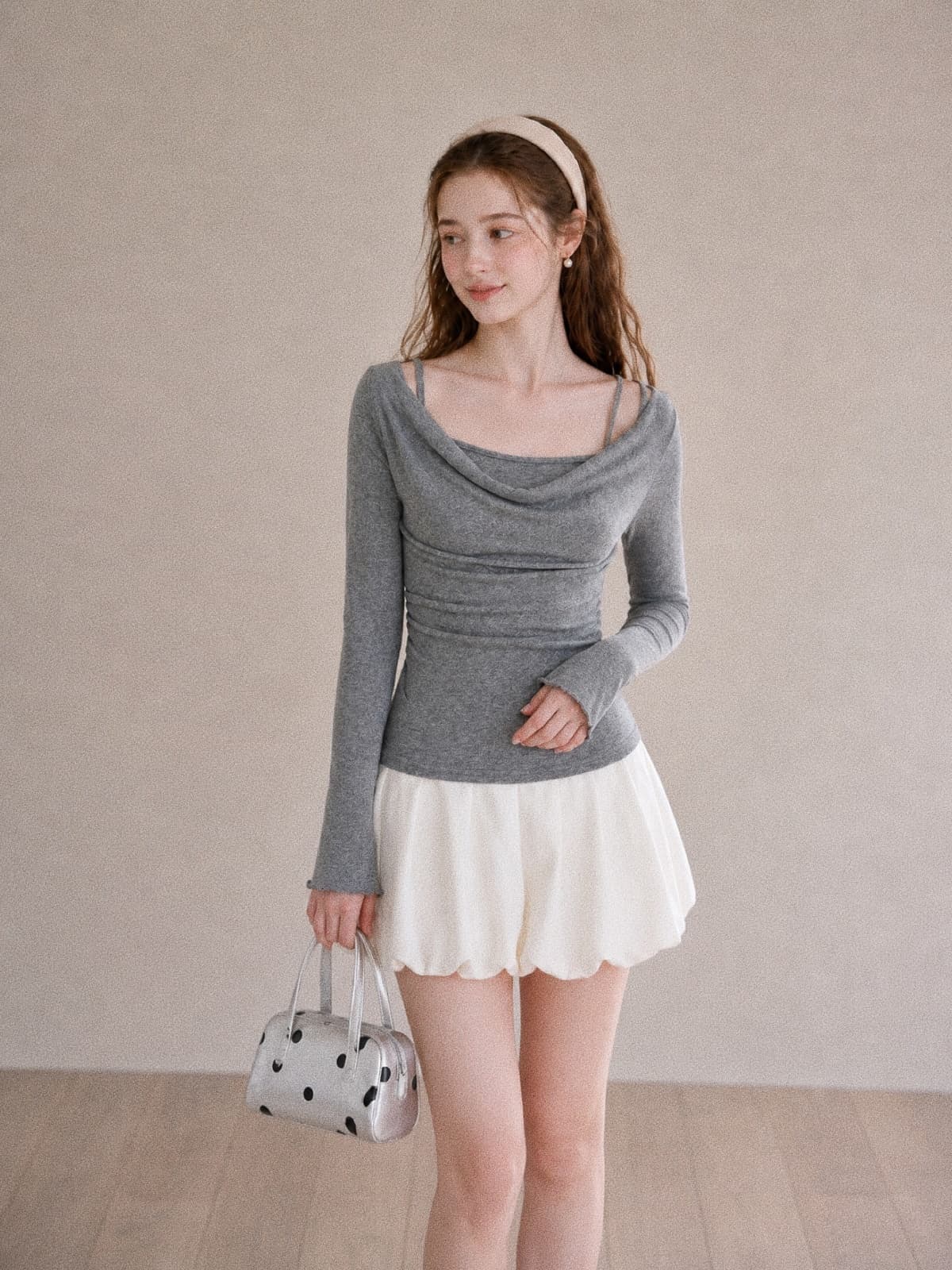 가을 새로운 순수한 욕망 바람 흔들다 칼라 꼬집기 허리 긴팔 티셔츠 여성 회색 페이크 레이어드 디자인 센스 몸매 가꾸기 슬림해 보이는 맨위 상세 이미지 3