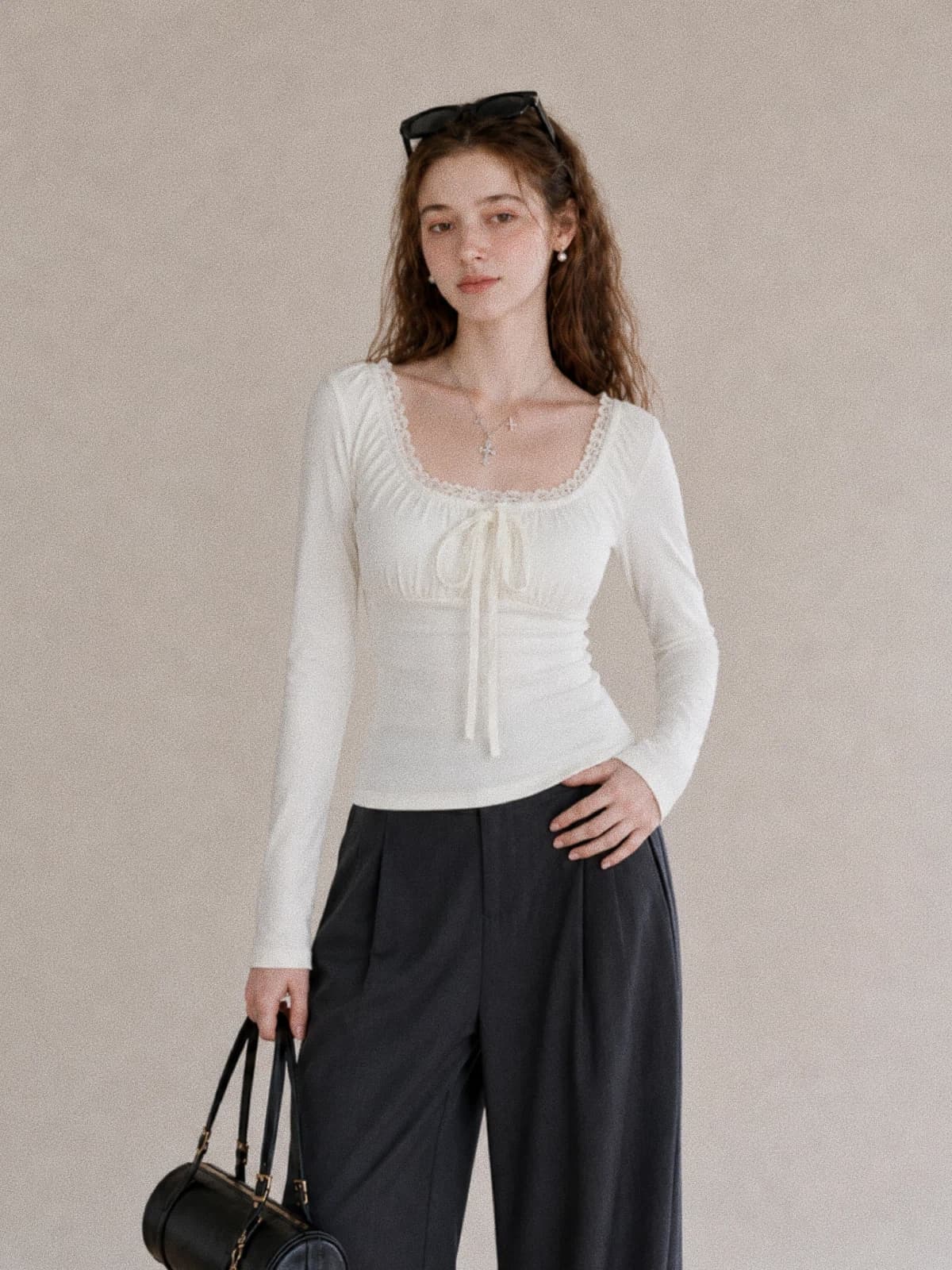 가을 새로운 달콤함 연령 감소 화이트 광장 칼라 t 셔츠 여성 몸매 가꾸기 슬림해 보이는 레이스 레이스 펌프 로프 긴팔 맨위 상세 이미지 3