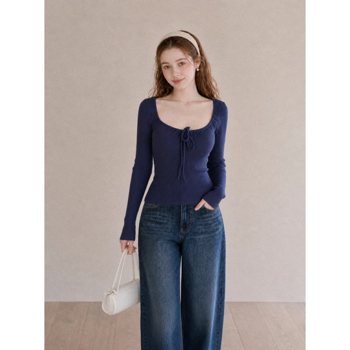 가을 새로운 부드러운 순수한 욕망 바람 u 칼라 티셔츠 여성 몸매 가꾸기 슬림해 보이는 펌프 로프 레이스업 주름 허리 수축 긴팔 맨위 이미지 3