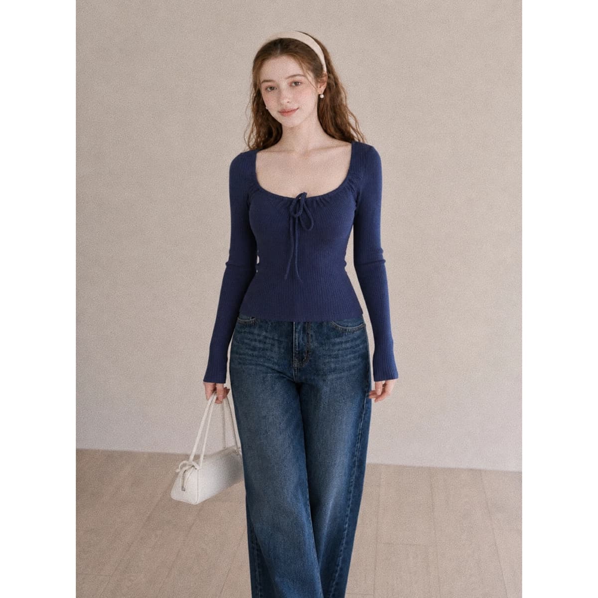 가을 새로운 부드러운 순수한 욕망 바람 u 칼라 티셔츠 여성 몸매 가꾸기 슬림해 보이는 펌프 로프 레이스업 주름 허리 수축 긴팔 맨위 이미지 2
