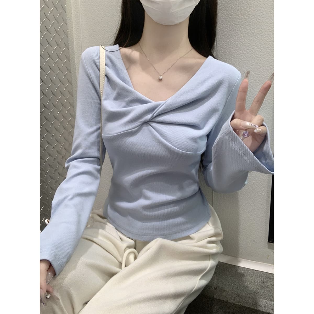 실사 정가 가을 겨울 한국 스타일 부드러운 바람 V넥 비틀림 디자인 센스 품격 다용도 긴팔 티셔츠 맨위 이미지 5