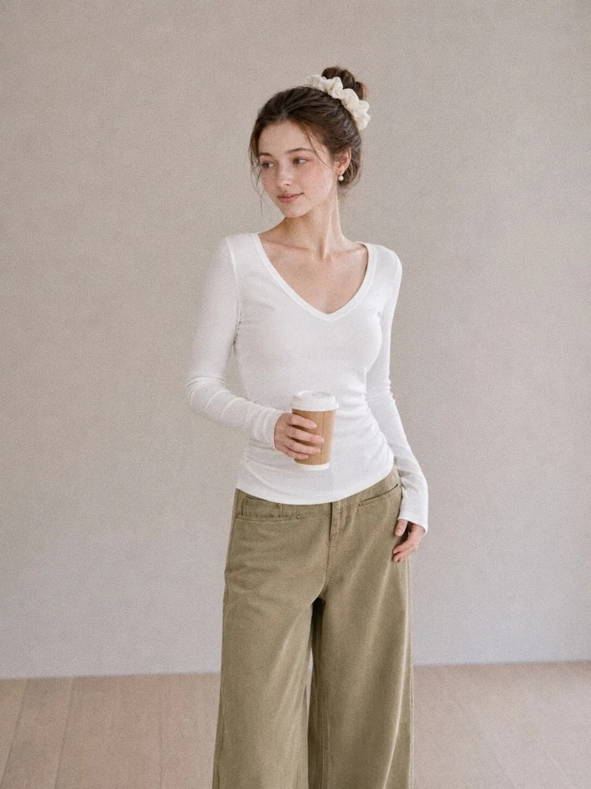 가을 새로운 한 부서 핫걸 바람 깊은 V 넥 티셔츠 여성 몸매 가꾸기 슬림해 보이는 측면 허리 주름 허리 수축 섹션 긴팔 맨위 상세 이미지 7