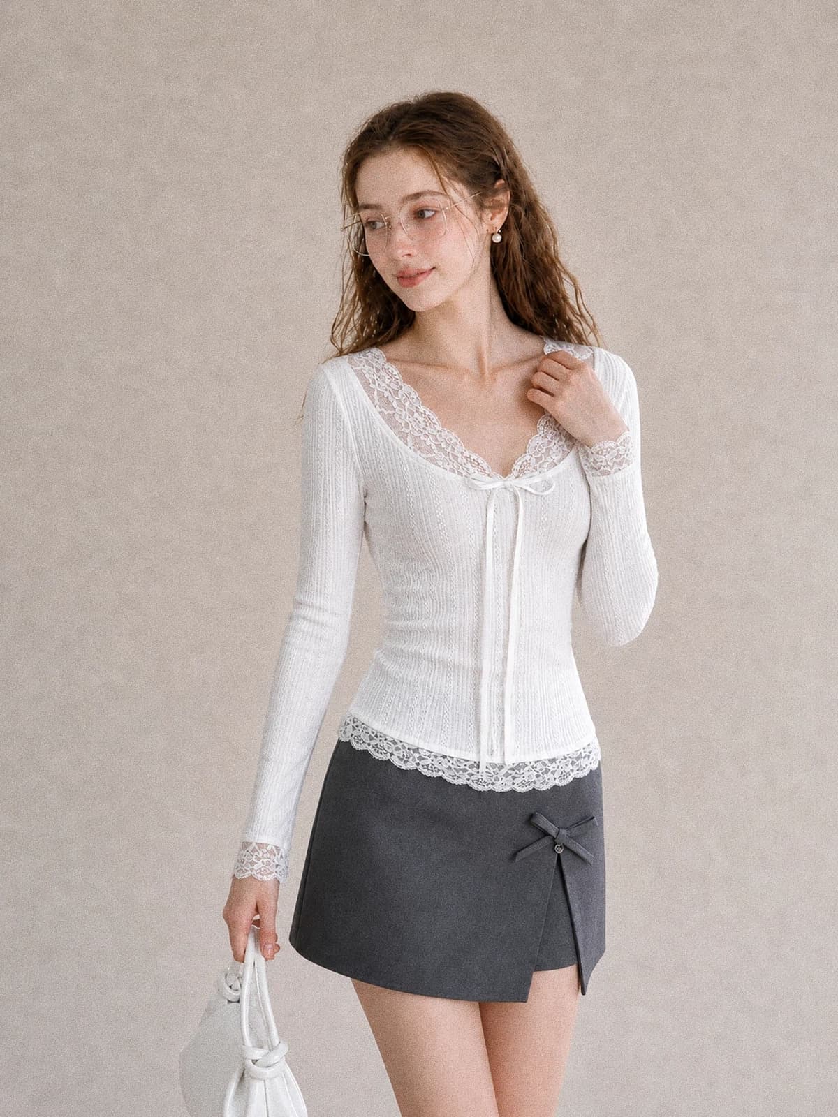 가을 새로운 한국 스타일 순수한 욕망 레이스 V넥 몸매 가꾸기 슬림해 보이는 핫걸 레이스업 주름 자카드 긴팔 티셔츠 맨위 상세 이미지 4