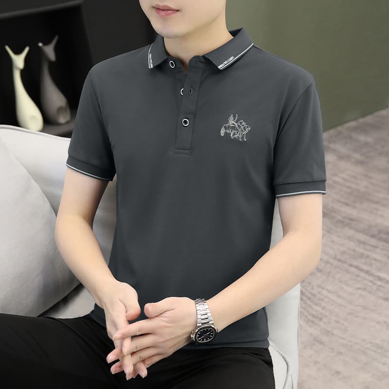 여름 얼음 센스 남성 새로운 POLO 셔츠 트렌드 반팔 암살 자수 캐주얼 루즈핏 다용도 티셔츠 폴로 칼라 맨위 티셔츠 이미지 4