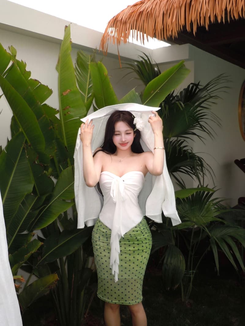 실사 정가 여름 새로운 휴가 바람 튜브탑 맨위 여성 디자인 센스 웨이브 측면 스트랩 망사 조끼 이미지 2