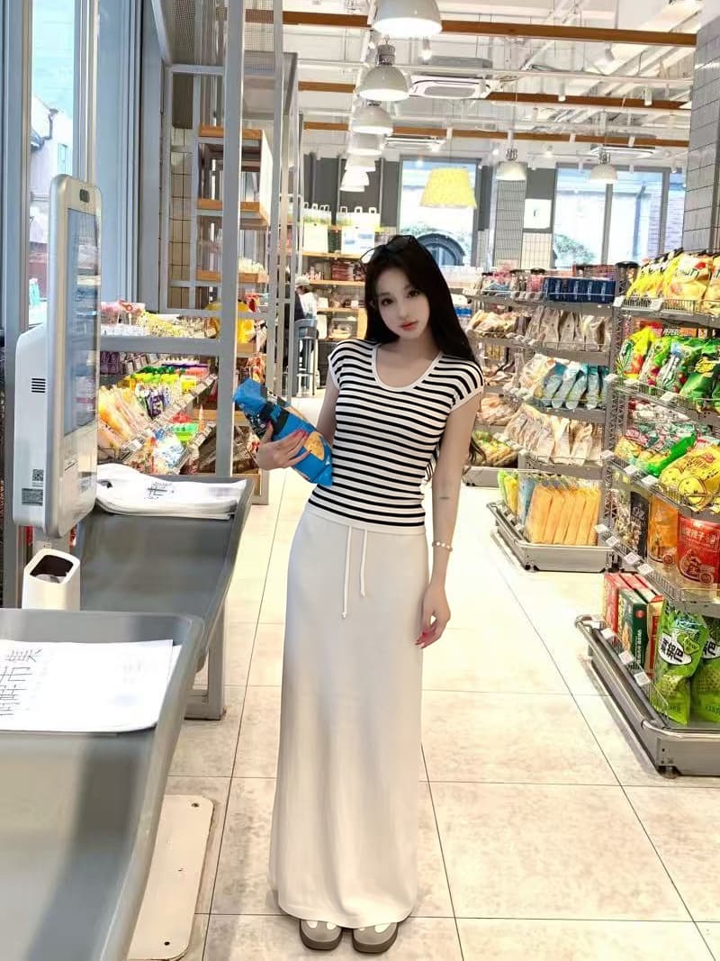실사 정가 한 부서 패션 느긋한 니트 스트라이프 반팔 코디 하이웨이스트 반신 치마 세트 이미지 2