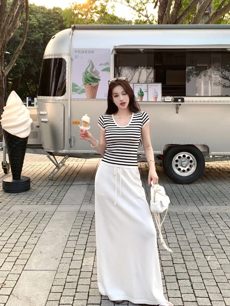 실사 정가 한 부서 패션 느긋한 니트 스트라이프 반팔 코디 하이웨이스트 반신 치마 세트 이미지 4