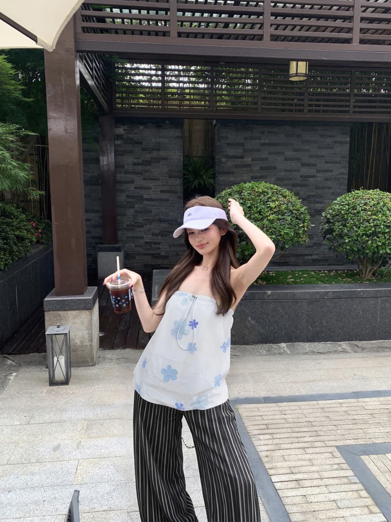 실사 정가 산소 블루 수채화 꽃 오프숄더 조끼 펌프 로프 외출용 슬림해 보이는 루즈핏 튜브탑 맨위 여름 상세 이미지 6