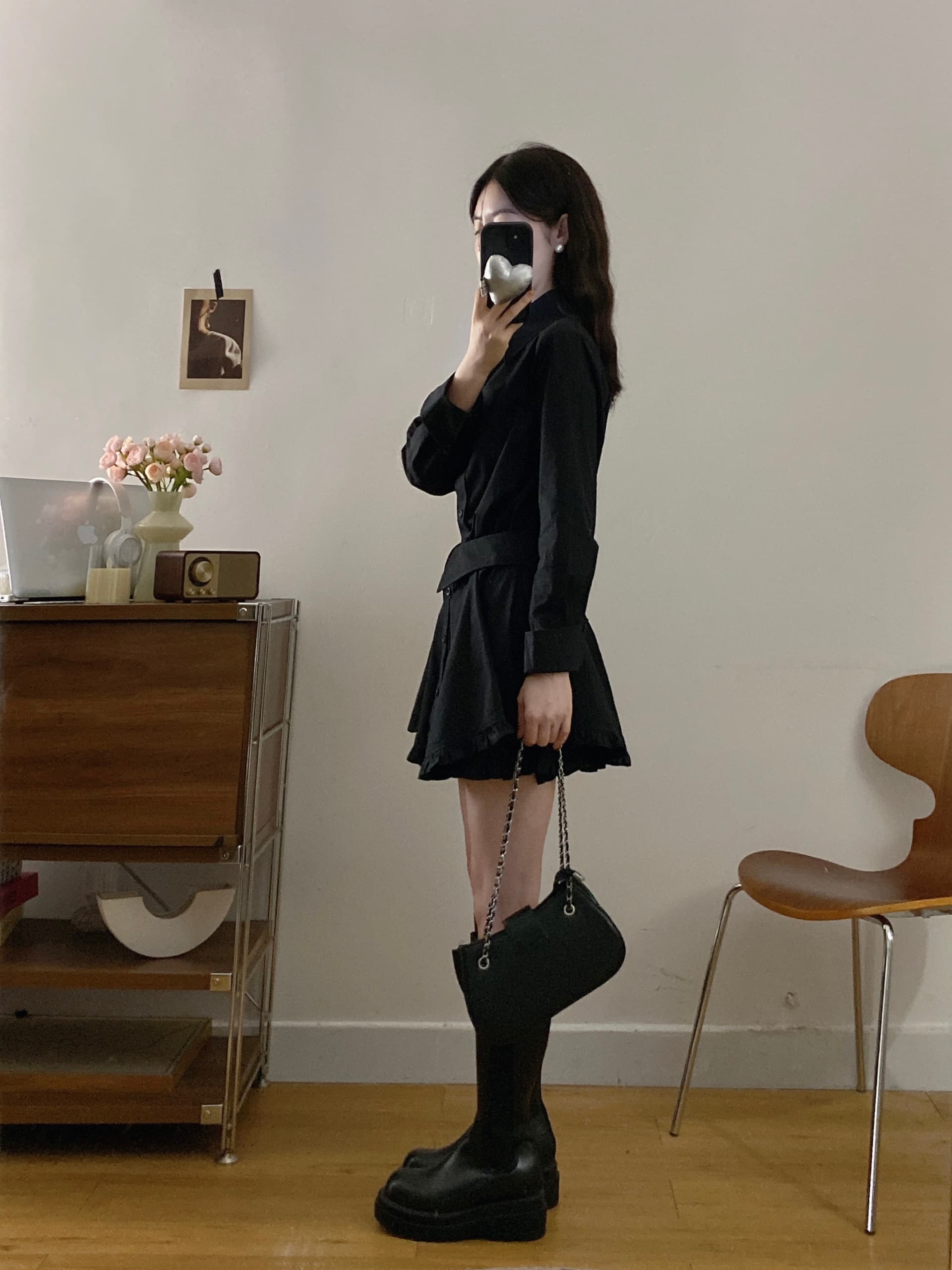 실사 2026 이른 가을 새로운 페이크 레이어드 검정색 셔츠 드레스 고급 센스 천 금빛 바람 프릴 드레스 상세 이미지 12