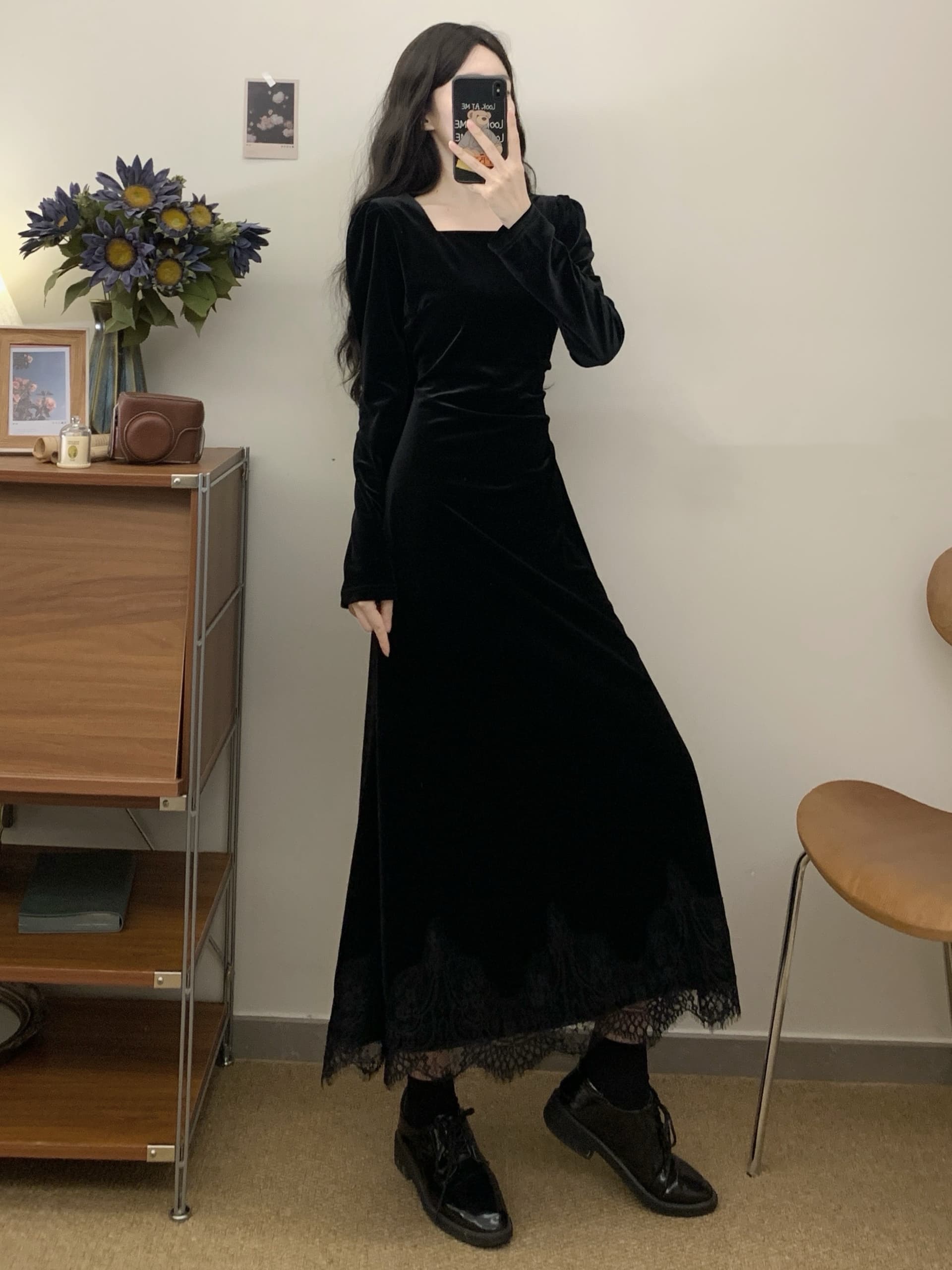 실사 2026 프랑스식 광장 칼라 미니멀리즘 절묘한 우아함 작은 여자 허리 수축 슬림해 보이는 레이스 측면 벨벳 드레스 이미지 3
