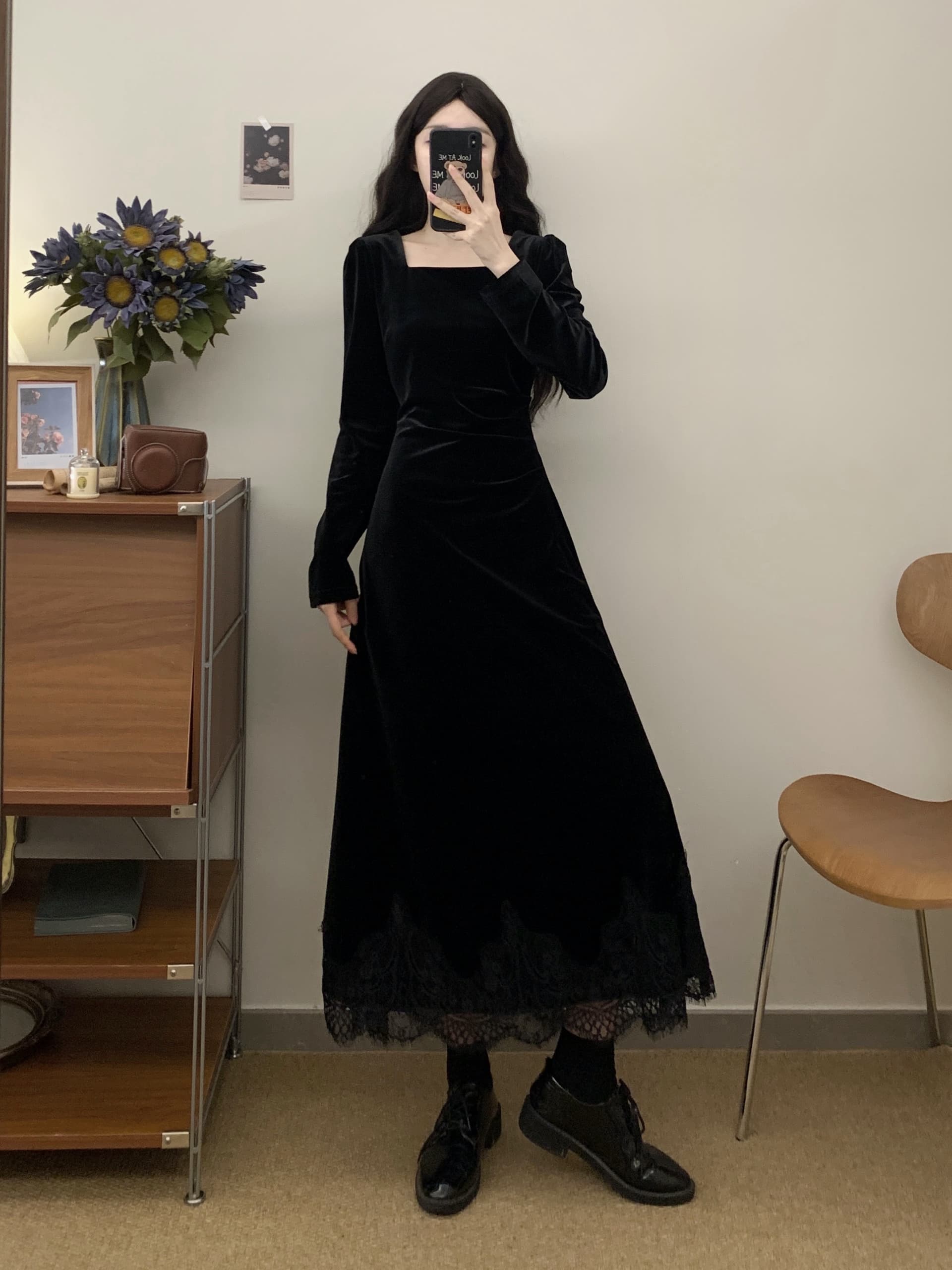 실사 2026 프랑스식 광장 칼라 미니멀리즘 절묘한 우아함 작은 여자 허리 수축 슬림해 보이는 레이스 측면 벨벳 드레스 상세 이미지 6