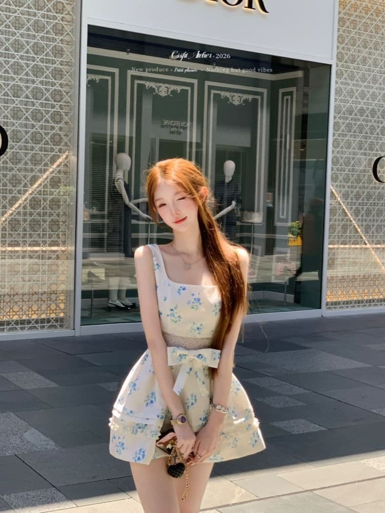 새로운 달콤함 우아함 고급 센스 꽃무늬 슬립 스퀘어 입 칼라 레이스 나비 매듭 패치워크 허리 수축 점프 슈트 미니 스커트 여성