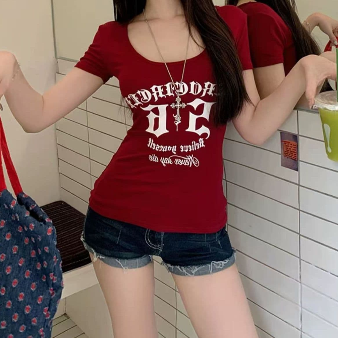 순수한 욕망 바람 대추 빨강 u 칼라 긍정적 인 어깨 반팔 티셔츠 여성 여름 몸매 가꾸기 슬림해 보이는 허리 수축 핫걸 바람 맨위