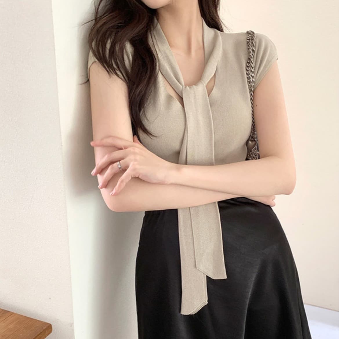 있음 선적 chic 여름 새로운 ins 디자인 센스 프랑스식 달콤함 레이스업 얇은 스타일 품격 반팔 니트 스웨터 이미지 5