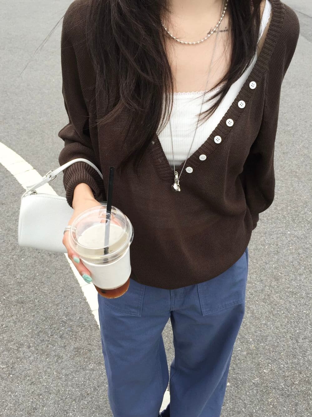 있음 선적 한국 chic 이른 가을 새로운 ins 디자인 센스 빅 브이 넥 단추 느슨함 센스 긴팔 니트 스웨터 이미지 2