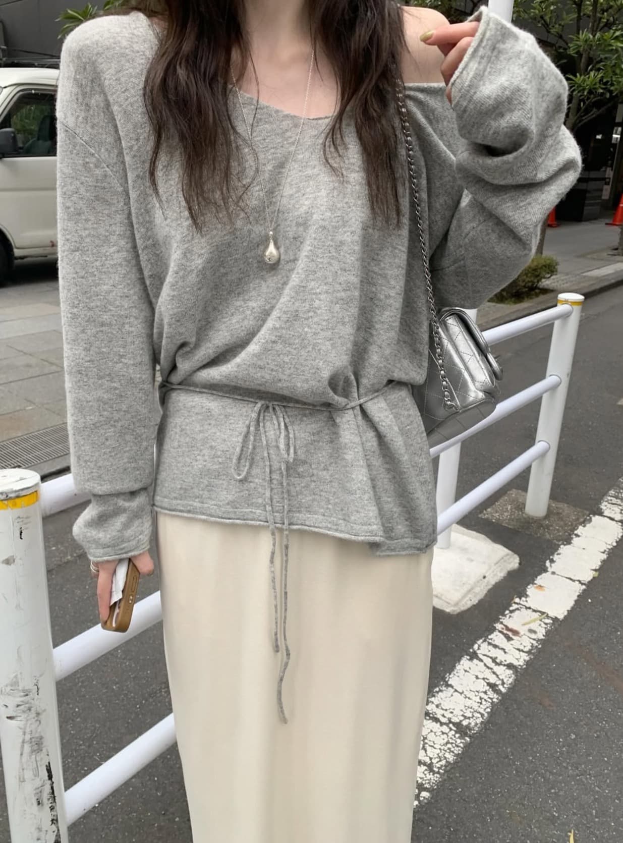 있음 선적 사이즈 업데이트 한국 chic 가을 새로운 V넥 오프숄더 느슨함 센스 부서 허리 슬림해 보이는 니트 스웨터 상세 이미지 16