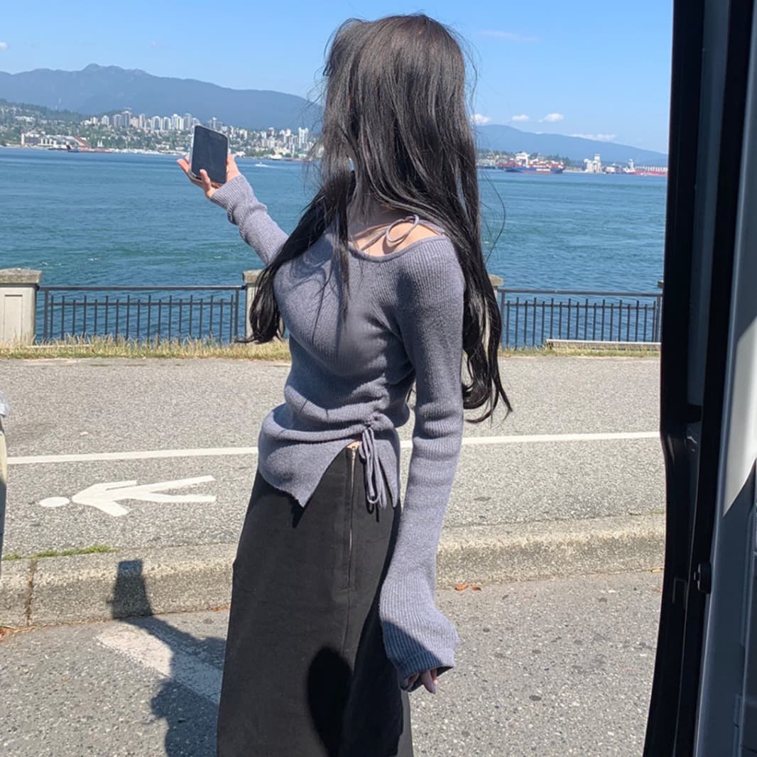 한국 chic 가을 새로운 ins 디자인 센스 오프숄더 레이스업 허리 주름 트임 슬림해 보이는 긴팔 니트 스웨터 이미지 2