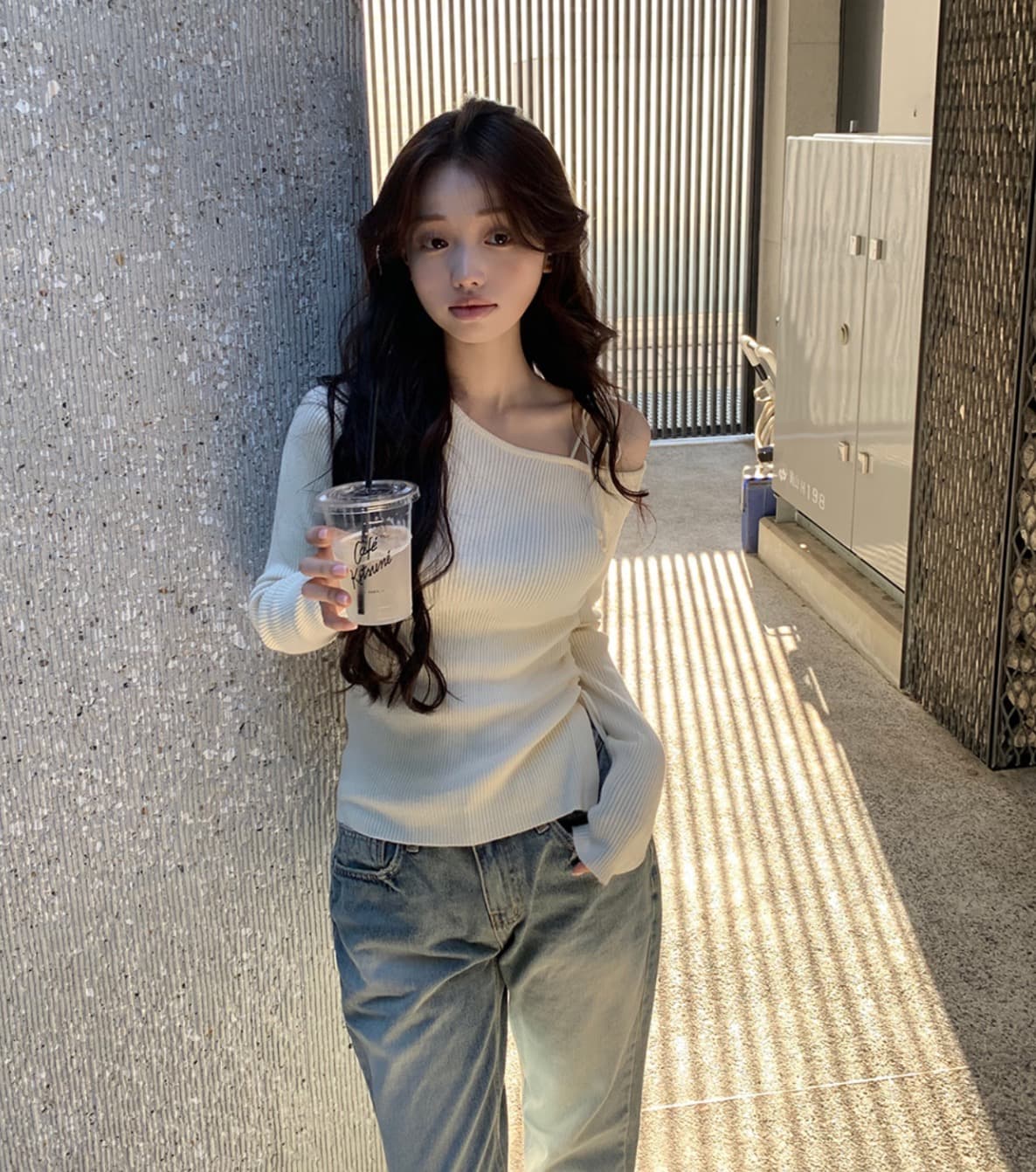 한국 chic 가을 새로운 ins 디자인 센스 오프숄더 레이스업 허리 주름 트임 슬림해 보이는 긴팔 니트 스웨터 상세 이미지 5