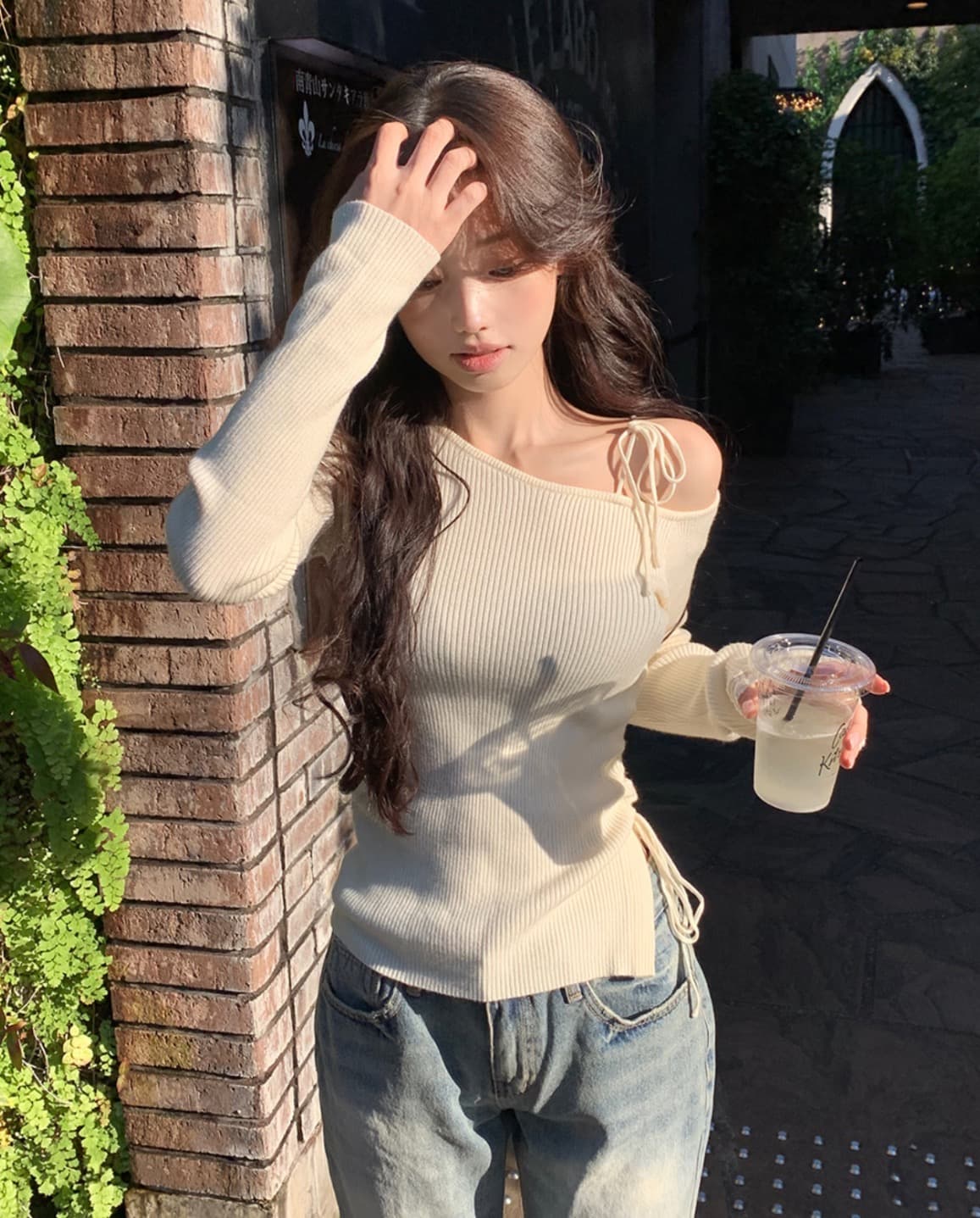 한국 chic 가을 새로운 ins 디자인 센스 오프숄더 레이스업 허리 주름 트임 슬림해 보이는 긴팔 니트 스웨터 상세 이미지 6