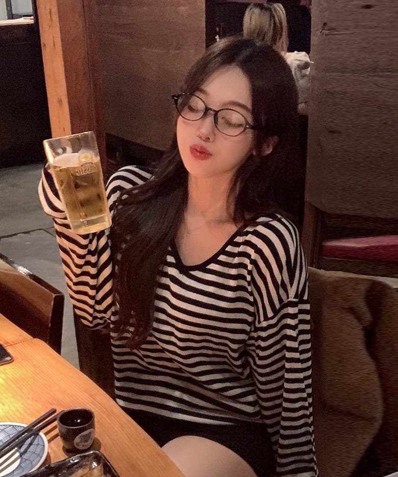 있음 선적 사이즈 업데이트 한국 chic 가을 새로운 ins 빅 브이 넥 스트라이프 품격 긴팔 니트 스웨터 상세 이미지 2